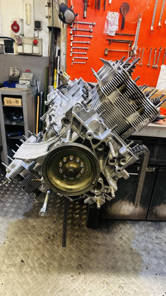 Triniane Racing refait à neuf un moteur Porsche 964 backdatée