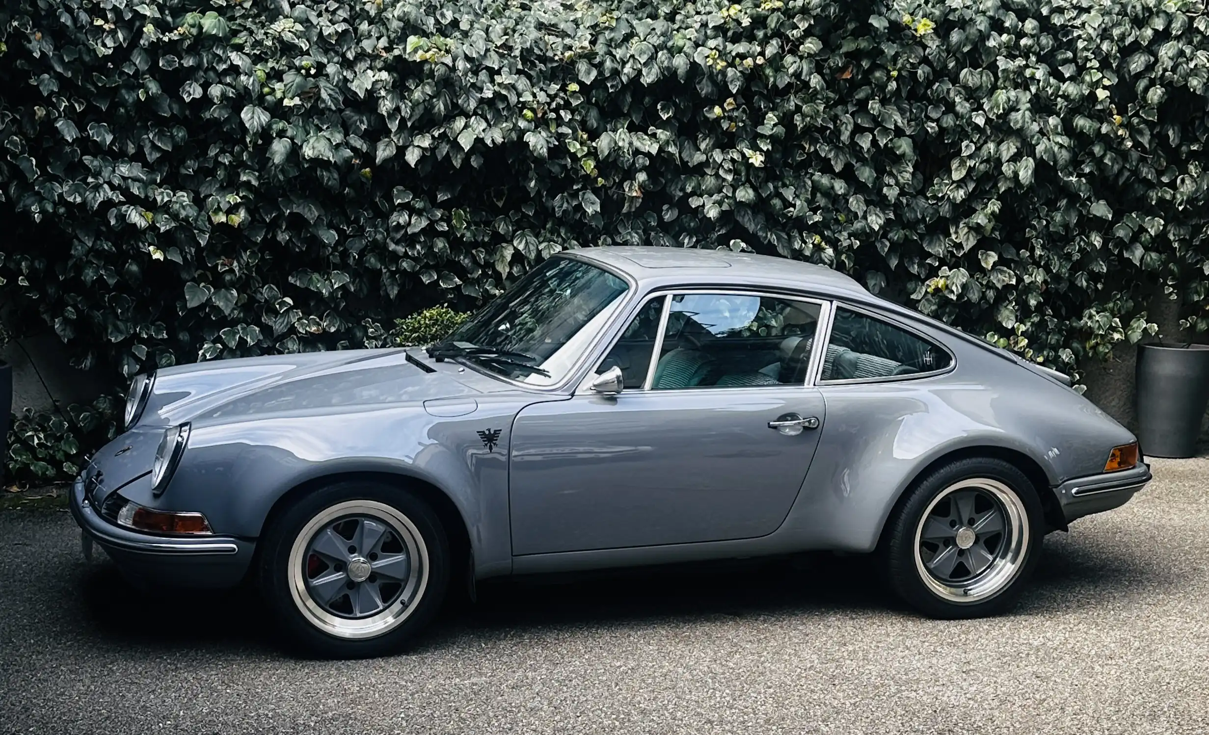 Porsche 964 Carrera 2 Backdatée (1990) : restauration complète et expertise moteur chez Triniane Racing