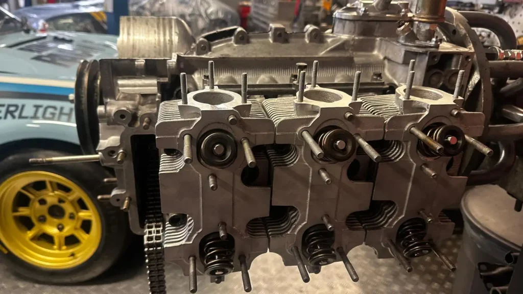 Moteur de Porsche 964 Carrera 2 Backdatée refait à neuf chez Triniane Racing